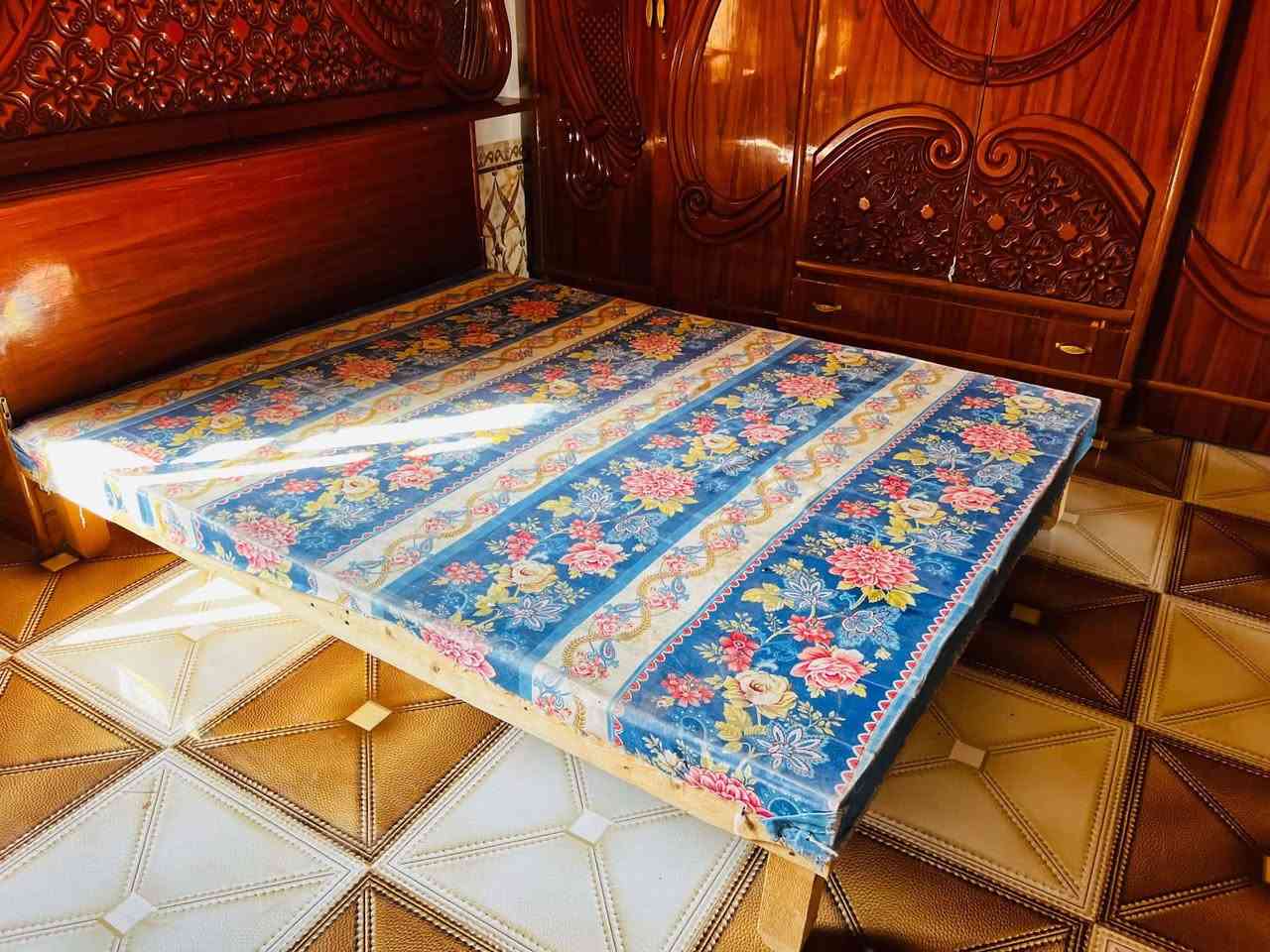 سلام عليكم غرقه اخشاب  مستخدمه سنه فقط  لبيع
المكان ضلوعيه

***********
