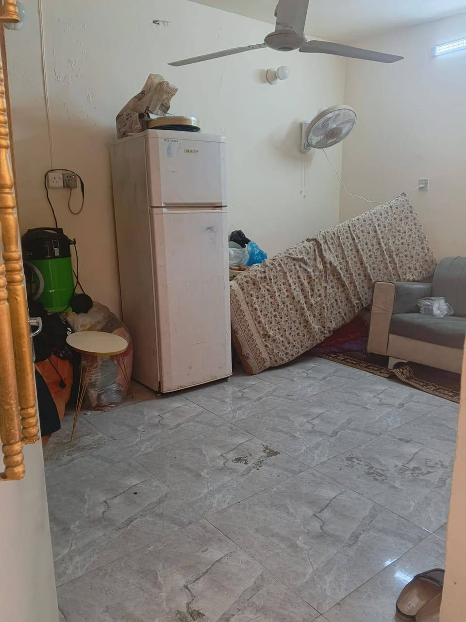 جبتلكم مشتمل بلاش
على بركه الله مشتمل للبيع طابو صرف
العنوان باب السور 
مساحه 79واقع حال 80واجهة حلوه وسعره مناسب جداااا 
للاستفسار الاتصال *********** أو مراسله خاص تابعونا تجدون كل ماهو جديد مناسب

