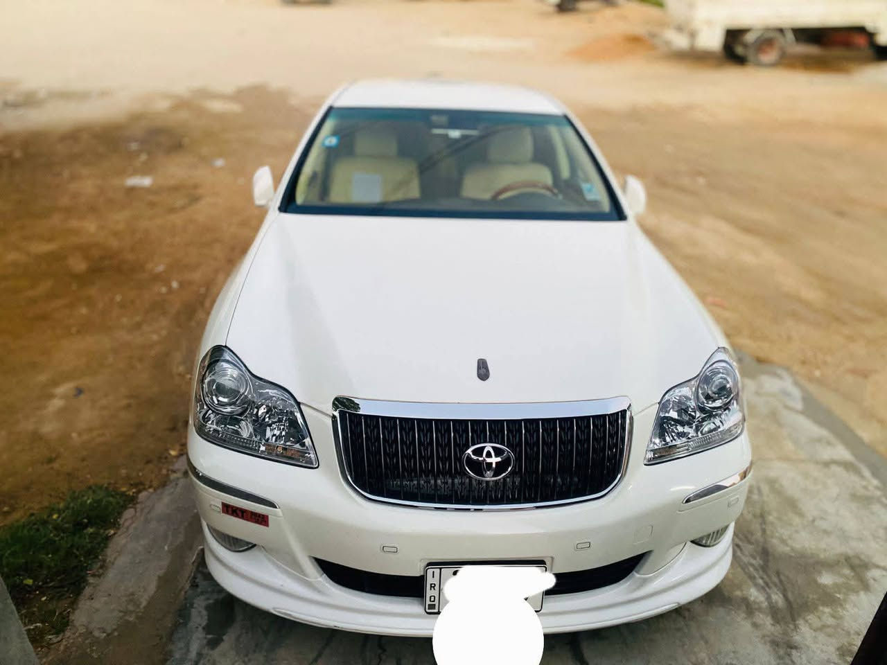 TOYOTA CROWN MAJESTA
للبيع تيوتا ماجستا.

رقم كركوك انكليزي تسجيل جديد  شرط المداور ثاني يوم 

السياره فول مواصفات 5 دكم
  
✅ محركها V8 الحجم 4300.

✅ كشنات بيجي  

✅ تبريد امامي خلفي3قطع.

✅ اربع كشنات كهرباء.

✅ 3برده خلفيه وجانبيه كهرباء اصليه.

✅ 6بصمات ابواب+بصمة تشغيل+ صندوك شفط 

✅ كشنات خزن ميموري.

✅ كامره خلفيه 

✅ ثلاجة

✅ مري ترحيب عند الاقتراب.

✅ ستيرن كهربائي

✅ مري كهرباء.

✅ تحكم ستيرن+كروز تثبيت سرعه.

✅ جنطه جكات كهرباء شفط.

✅ سياره مال جناي 
 وباقي المواصفات المعروفه لل5دكم.

والسياره جاهزه على اخر حبايه.

العنوان كربلاء 

السعر.175 وبيها مجال 

***********
