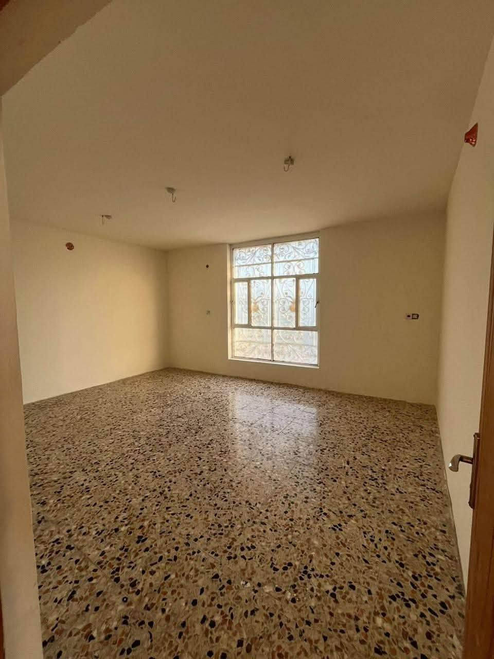 🏡دار للأيجار 🏡

المساحة :: 150 متر 

📍موقع الدار :: ابي غرق حي الحسين  سنتر على شارع مشروع الماء

🚫الطابق لاول : : مطبخ / هول / صاله / غرفه / مناور / صحيات داخليه وخارجيه / كراج 

🚫الطابق الثاني : :  غرفه عدد 2 / هول /صحيات ———————————————-
للأستفسار  مراسلة الصفحه 
أو الاتصال على الرقم 

       سيد زين الحلو 

0️⃣7️⃣8️⃣8️⃣1️⃣7️⃣3️⃣5️⃣3️⃣1️⃣0️⃣
——————————————-

                مكتب القلم للعقار 

📍عنوان المكتب - ابي غرق - حي الحسين-قرب مشروع الماء
