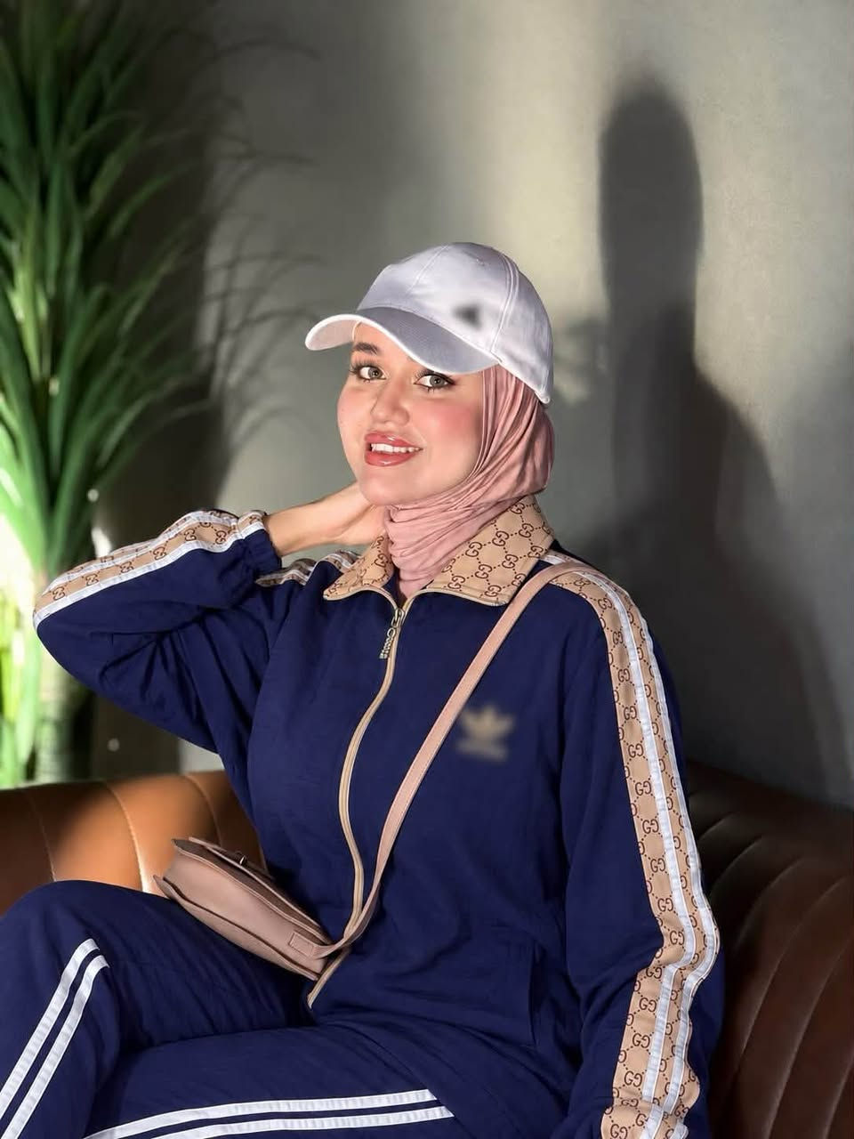 ملابس • لا تفاصيل