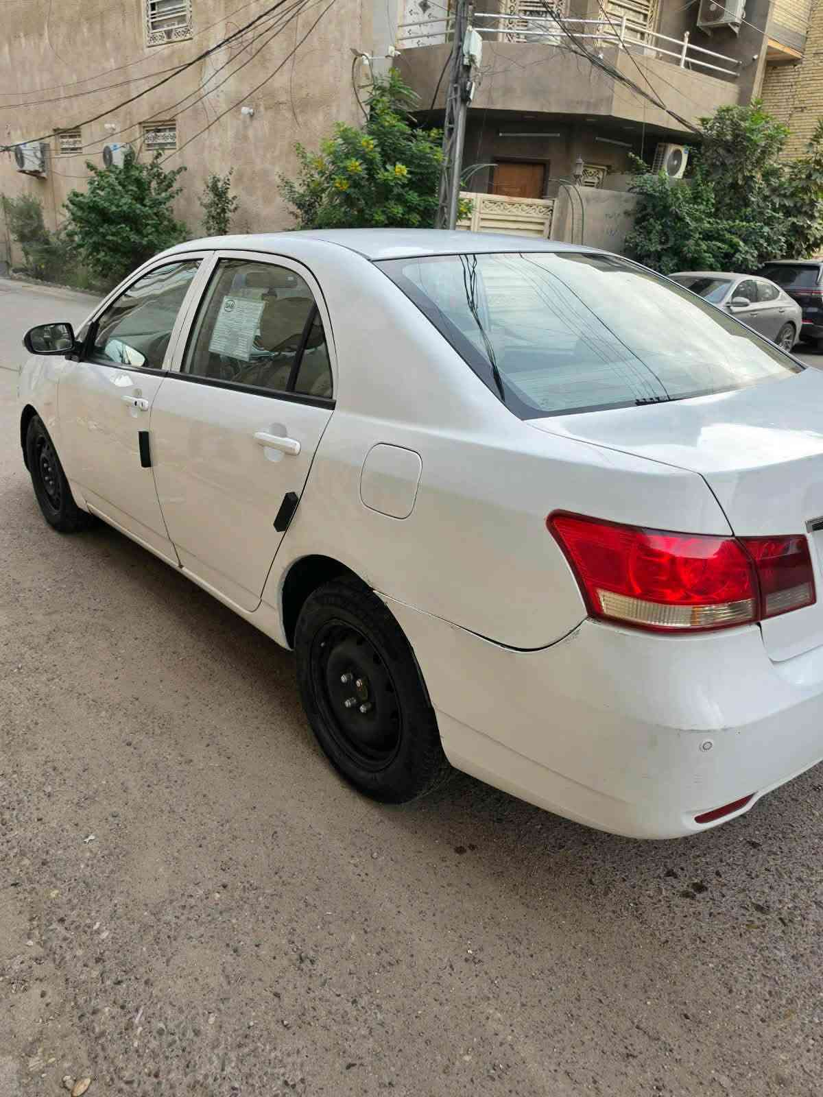 بي واي دي F3 • ٢٠١٣ • مقاعد جلد