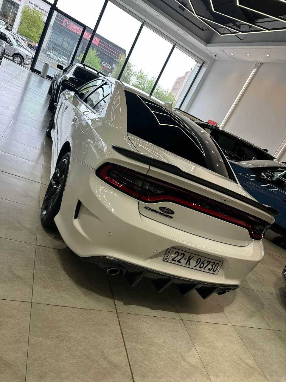 جارجر GT PLUS .

الموديل :2022  . (خليجي) .

المحرك : V6.  3.6L .

سياره كلين كفاله عامه شرط

المواصفات :

* نقطة عمياء . 

* مصابيح أمامية زنون . 

* كشافات الضباب زنون . 

* المصابيح الأمامية مع LED . 

* حساسات . 

* شاشه كبيرة مع نظام ملاحة نفكيشن GPS .

* سستم صوت الپاين .

* مقاعد جلد رياضية . 

* مقاعد أمامية كهربائية عدد 2 . 

* ذاكرة لحفظ وضعيات الجلوس (ميموري) . 

* مقاعد أمامية تبريد وتدفئة . 

* مقاعد خلفية تدفئة . 

* تشغيل عن بعد . 

* ستيرن كهربائي . 

* تدفئة ستيرن . 

* محدد سرعة . 

* تلفون بلوتوث . 

* كاميرا خلفية .

* مرايا متحسسة للاضاءة العالية .

* كير شفتر بالستيرن . 

* دخول ذكي (بصمة) .

دشبول جلد اسود بلادي

رقم السيارة اربيل بسمي 
شرط تحويل مكاني كركوك حي 
النصر *********** كركوك, العراق
