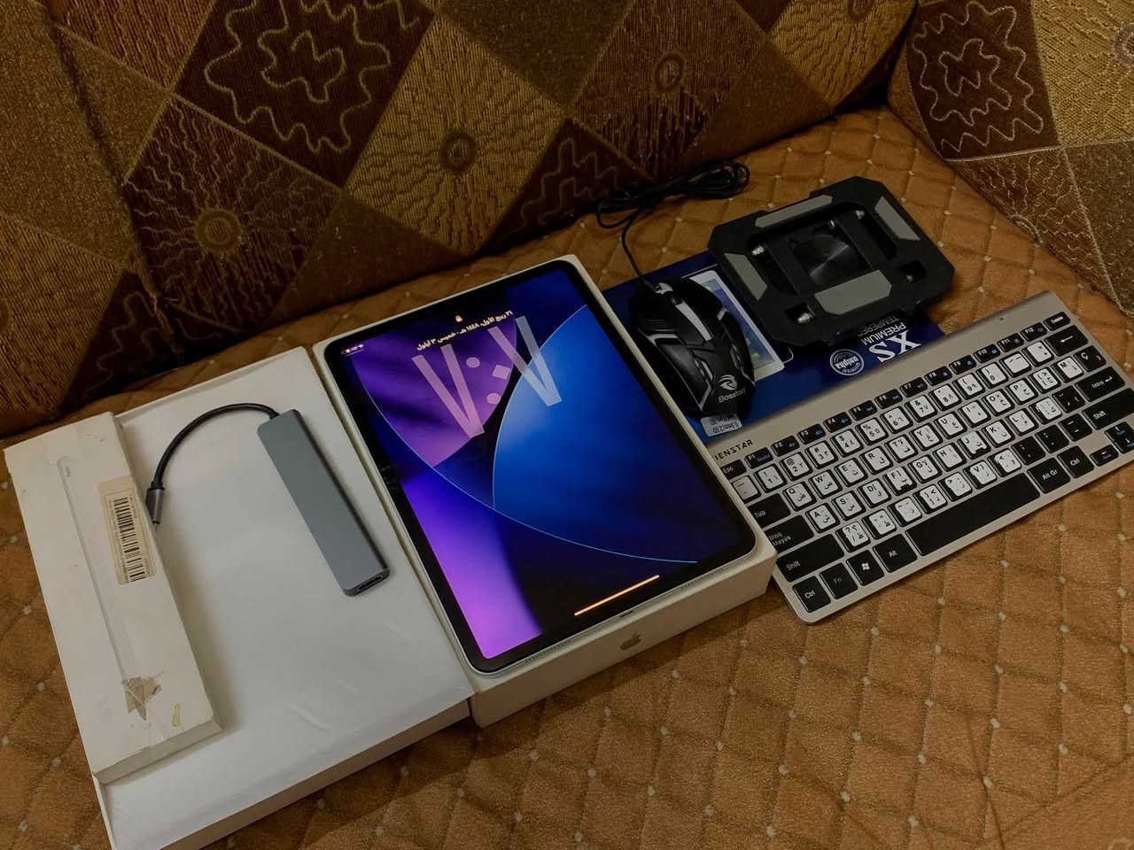 ما متواجد فيس ابد ابد فقط اتصال او واتساب
(***********) عنواني بغداد البلديات توصيل متوفر ايباد 11 برو ذاكره (256) حجم 11 الجيل الثاني  ببجي 120 فريم جهاز بلادي فول نضافه99/100 جهاز بلادي ما مفتوح 
ملحقاته 1-كارتونه 2- لاصق حمايه3-قلم يدعن راحه اليد4-كيبورد5- توصاله الاصليه6-ستاند اصلي 7-ماوس الاصلي
سعر معا كافه المحلقات720
