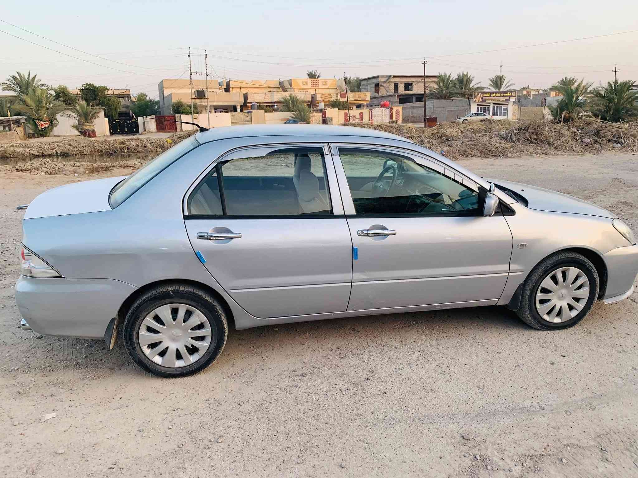 السلام عليكم ورحمه الله وبركاته
لانسر موديل 10وارد خليجي محسن 
مكينة كير مكفولات 
تدفىة تبريد كلشي شغال على وضع الشركة 
بدون حادث السيارة بيه فقط هلالات خلفية 
السيارة مال جناي وما بيه نقص جديده 
السعر / 78 وبيه مجال بسيط 
مكاني/ ديالى
تلفون / ***********
