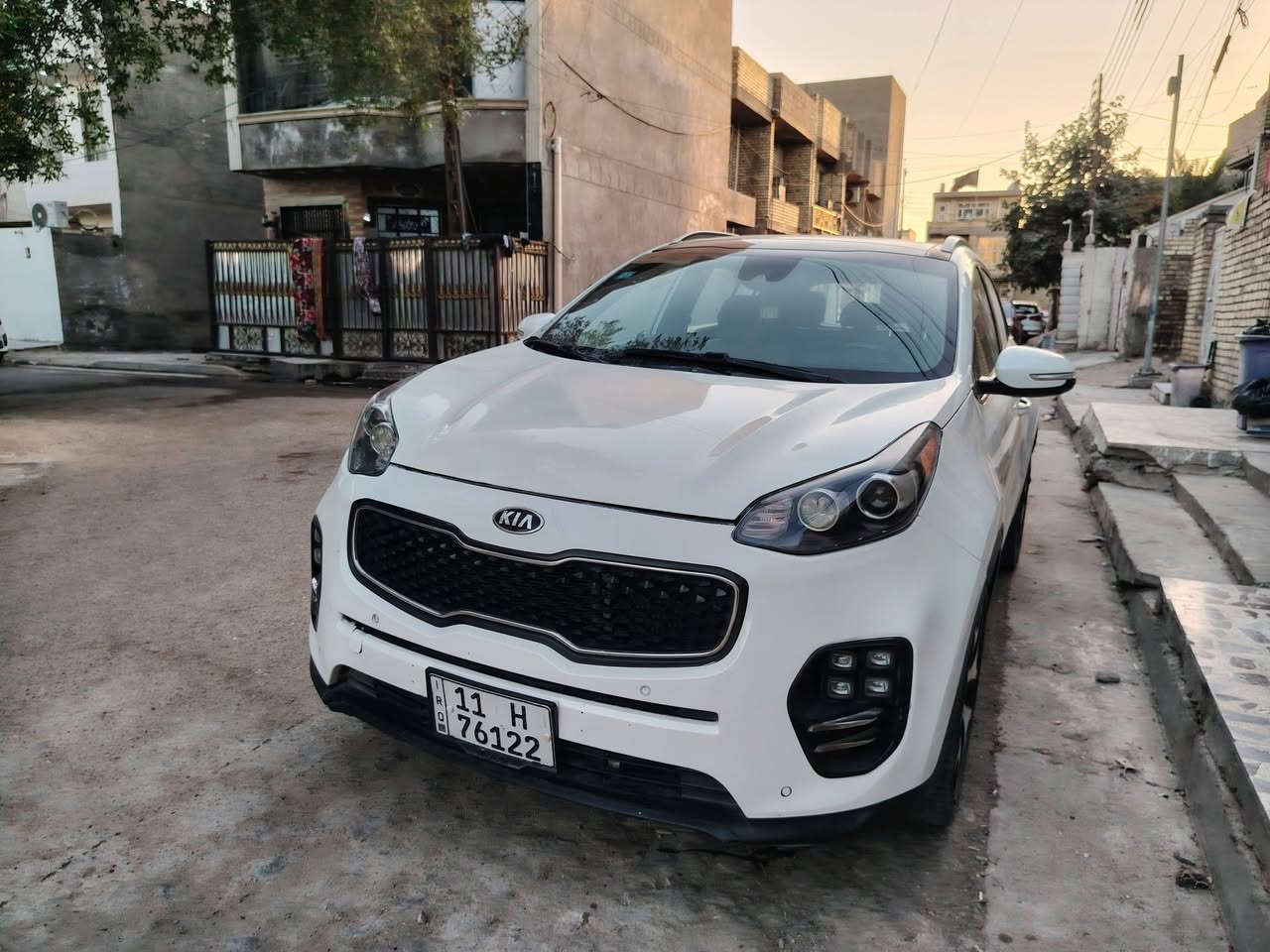 السلام عليكم
سبورتج أمريكي ٢٠١٧ فئةsx  ٢٠٠٠ تيربو
فول مواصفات
حادثها وسونار موجود بالصور مكينه مبدل ولفات السيارة بأسمي السعر ١٣٥ 
ملاحظة السيارة فول مواصفات كل المواصفات بيها 
مكاني بغداد العبيدي
***********
