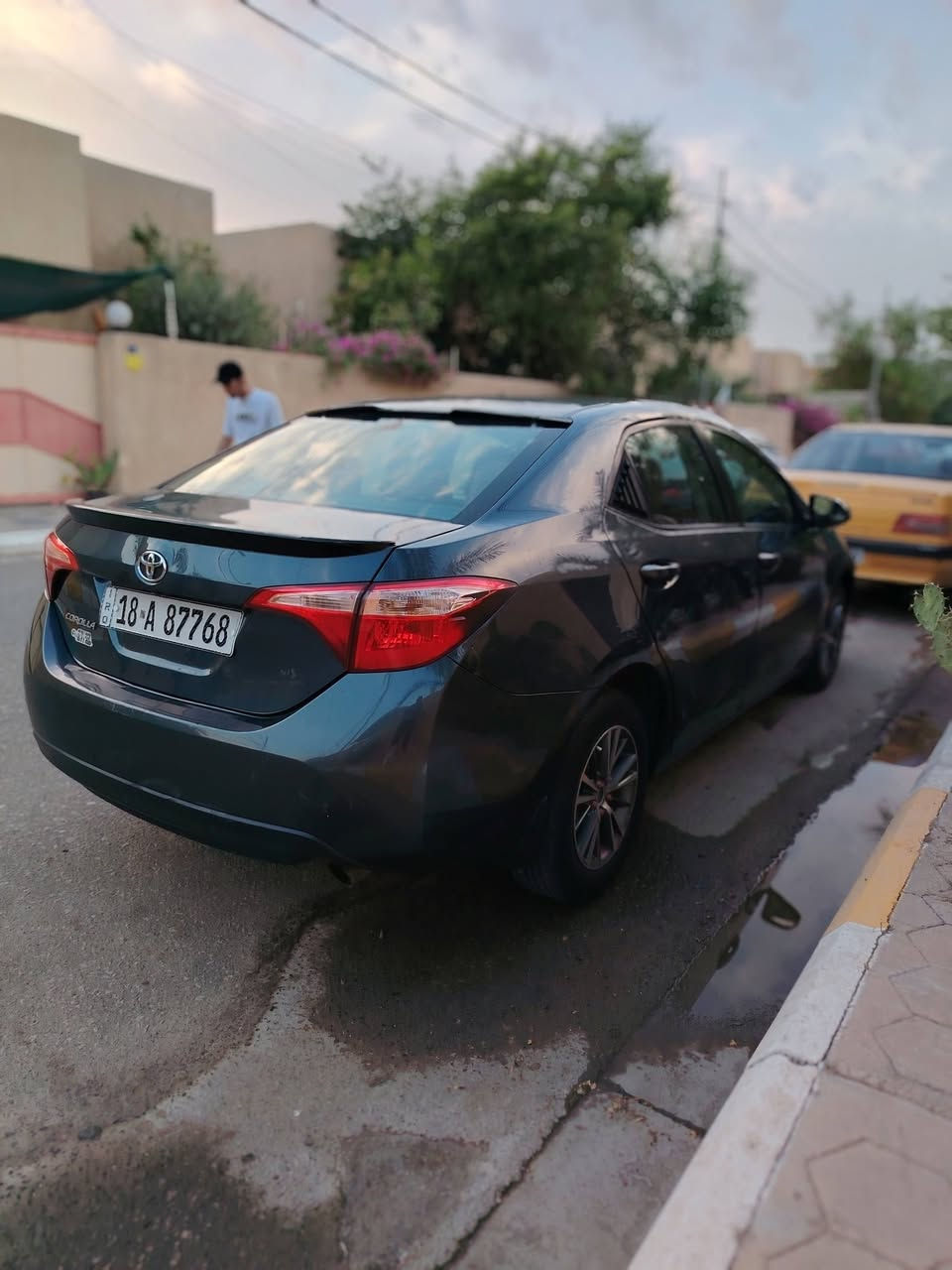 السلام عليكم كورلا2017 امريكي ماشيه 213 km سنويه ل29 بابل بسمي تحويل ثاني يوم 
مكينه گير شرط تبريد ثلج سيارة جاهزه من كلشي بيها بنيد مبدل جمغات الاماميه صبغ فقط بدون دواخل 
مواصفات
🔹سعه المحرك 1.8L
🔹ترحيب
🔹كروس سرعة
🔹كشنات جلد
🔹رادار
🔹تحديد مسار 
🔹تدفئة تبريد كشنات
🔹حساس ليلي 
🔹شاشه بلاد 
🔹ثلاثه انضمه قيادة
🔹اوامر صوتية

السعر 115 وبيها مجال للشراي 
مكان سيارة كربلاء للاستفسار
الاتصال على الرقم ***********

