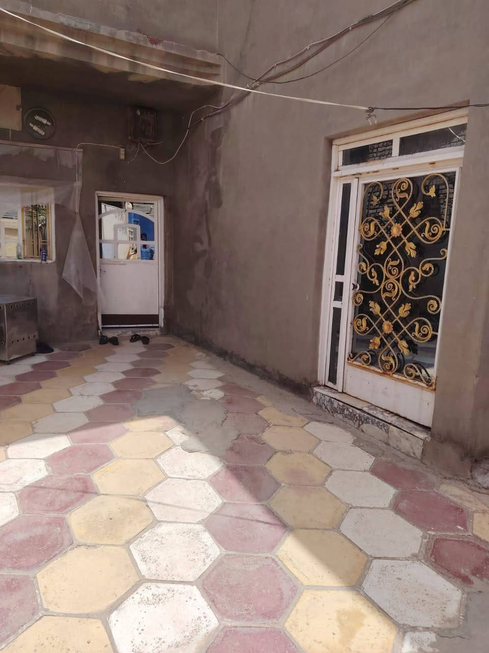🏡 دار سكن للبيع – حي الفرات / الديوانية

📐 المساحة: 210 م²
📏 الواجهة: 10 متر
🏠 طابقين – شلمان

📍 الموقع: بداية حي الفرات، قرب شارع الفورتات

الطابق الأرضي:
▪️ غرفتان
▪️ صالة واستقبال
▪️ مطبخ
▪️ صحيات داخلية وخارجية

الطابق الأول:
▪️ غرفتان
▪️ صالة

📞 للاستفسار: ***********
🏢 مكتب علاء الخالدي للعقار
