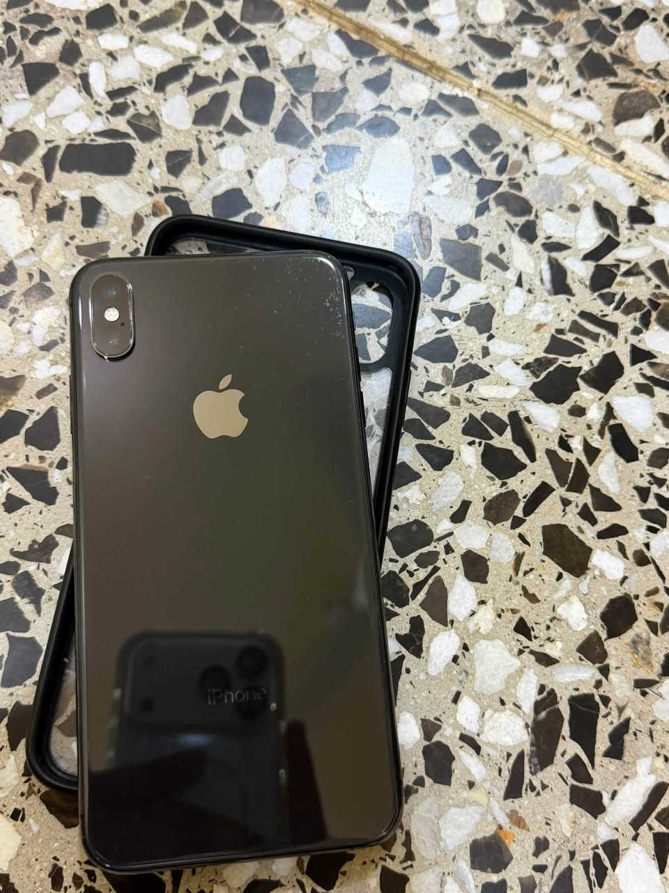 آيفون اكس ماكس • ٥١٢ • بطارية ٧٢٪