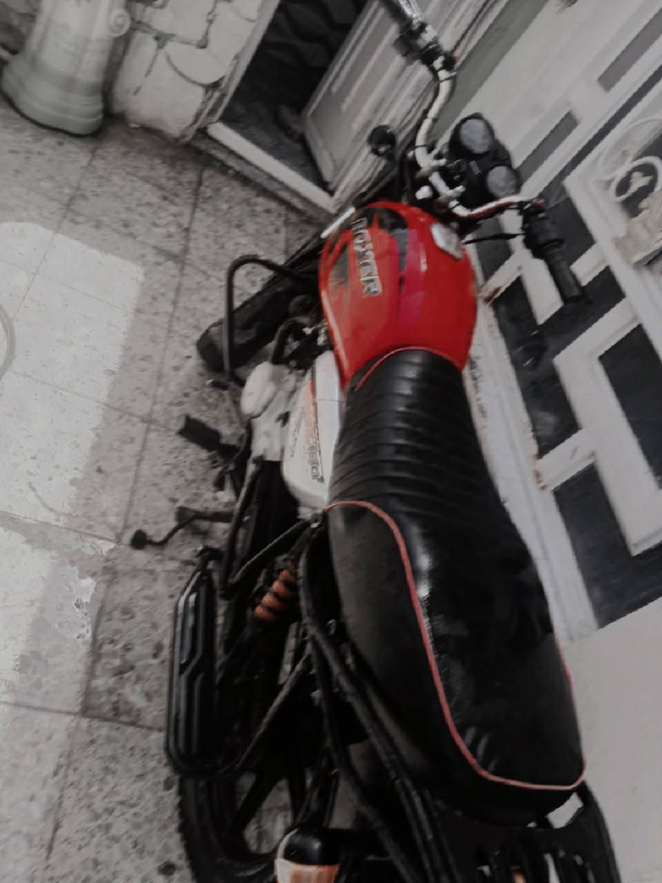سلام عليكم يابا بوكسر سكنر  سبع اوراق  للبيع موديل 21 درجه مكفوله ونضافته شوفت عينك كهربائيات شغاله درجه شلعه ومعدال خير من الله عنوني نجف شارع المطار الجديد يم محطة ريبال سعر 650وبيه مجال للطيبين رقمي *********** بس وتساب

