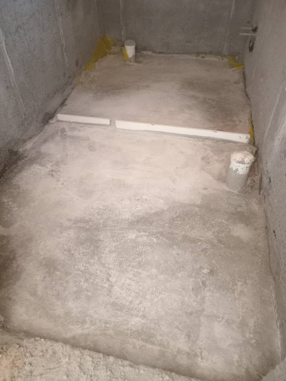 المانع للرطوبة الروف كوت Roof Coat
Waterproofing

حيدر للعوازل.   ***********
