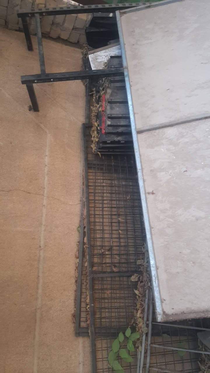 رفوف للبيع نضاف مابيهن لا كسور ولا شي بس غسل
رف جداري بالحايط بس مايندك يعني يكعد قواعد وبراغي ويكعد وسفينة وسطية هم حلوة وسلات مال جباسة 
السعر باليرضي الله انطي سعر واني اطبلك 
مكاني شهداء السيدية 
محمد ***********
