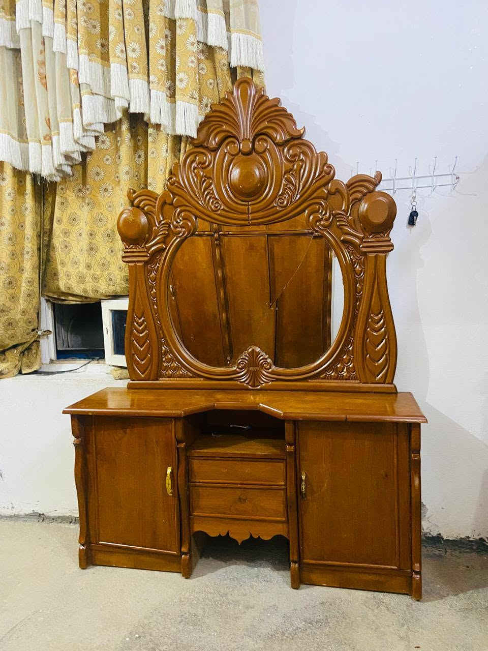 غرفه توج 5 قطع حطاطه  خشب عراقي الصاج داخل و خارج 5 ملم
استخدام قليل
 بسعر مناسب 
950الف وبيها مجال 
الرمانه البوعبيد الحويجه 
نقل وشد مجاني ‪***********
