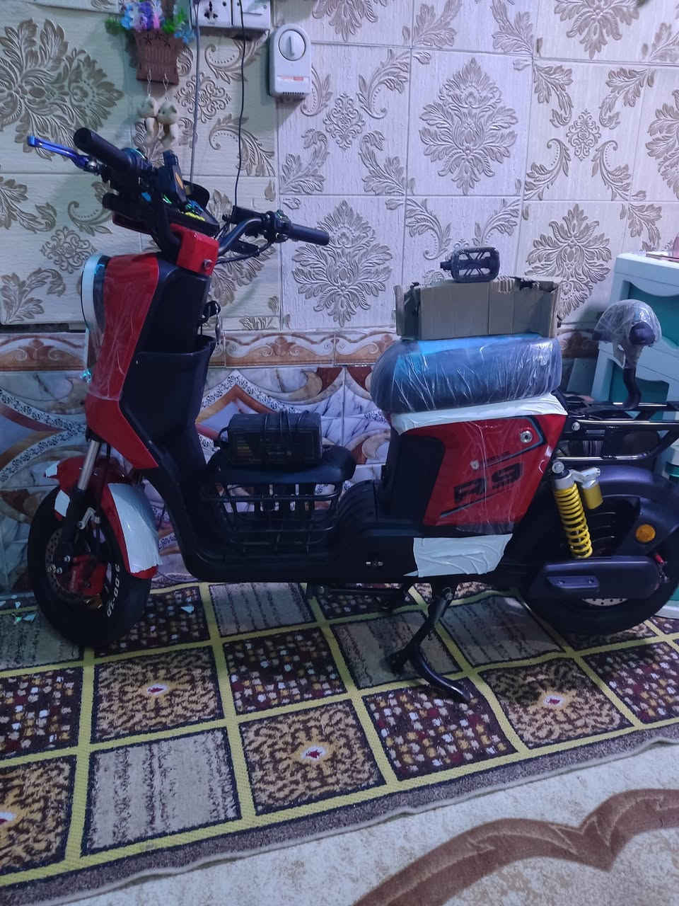 سلا عليكم دراجه لبيع لون حمر لبطاريات 32دراجه وياهه وصل مال وكيل ول سعر475وبيه شي بصيط لتواصل خاص***********مكان بصره
