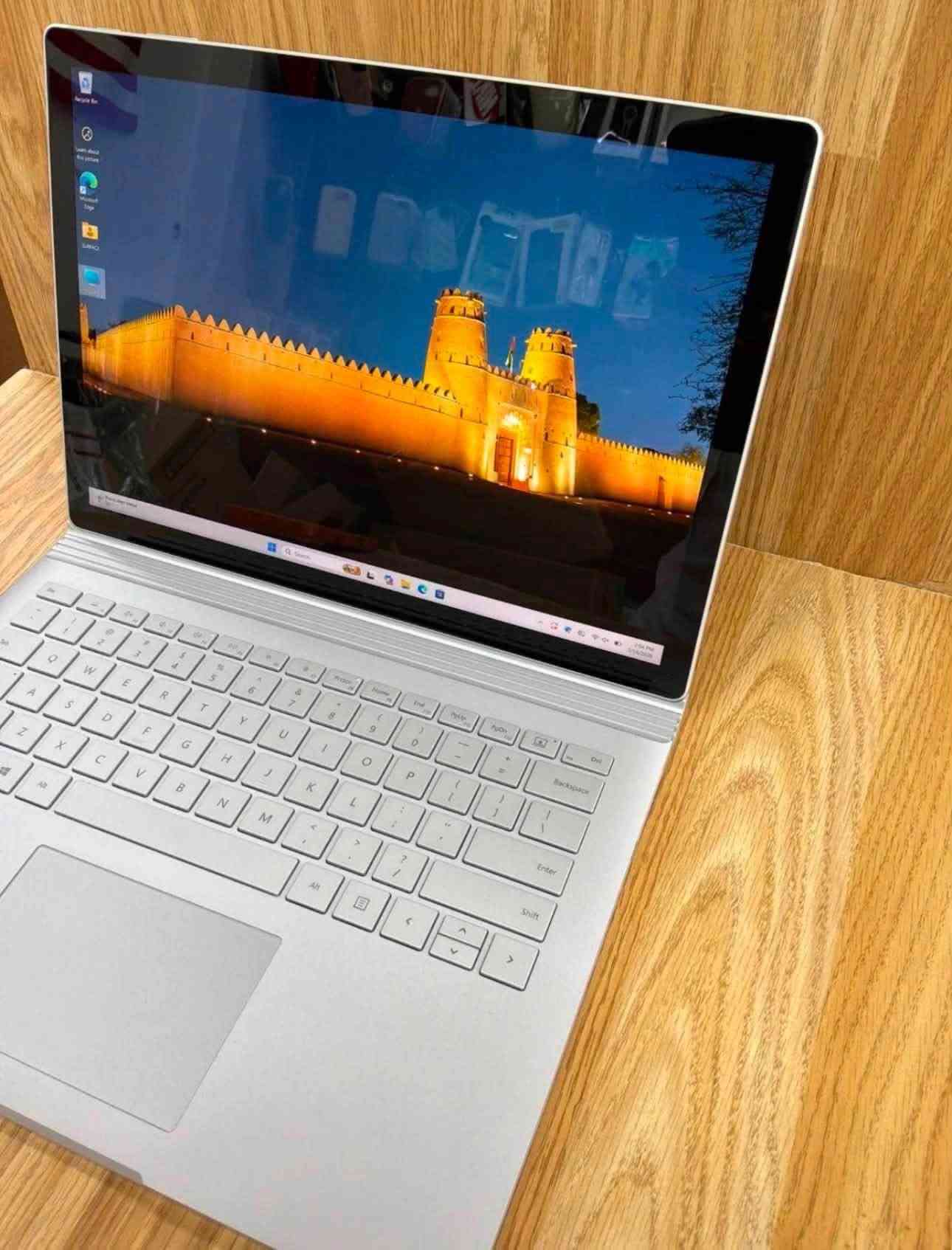 Surface Book 3 • Core i7 الجيل العاشر • رام ١٦ جيجا