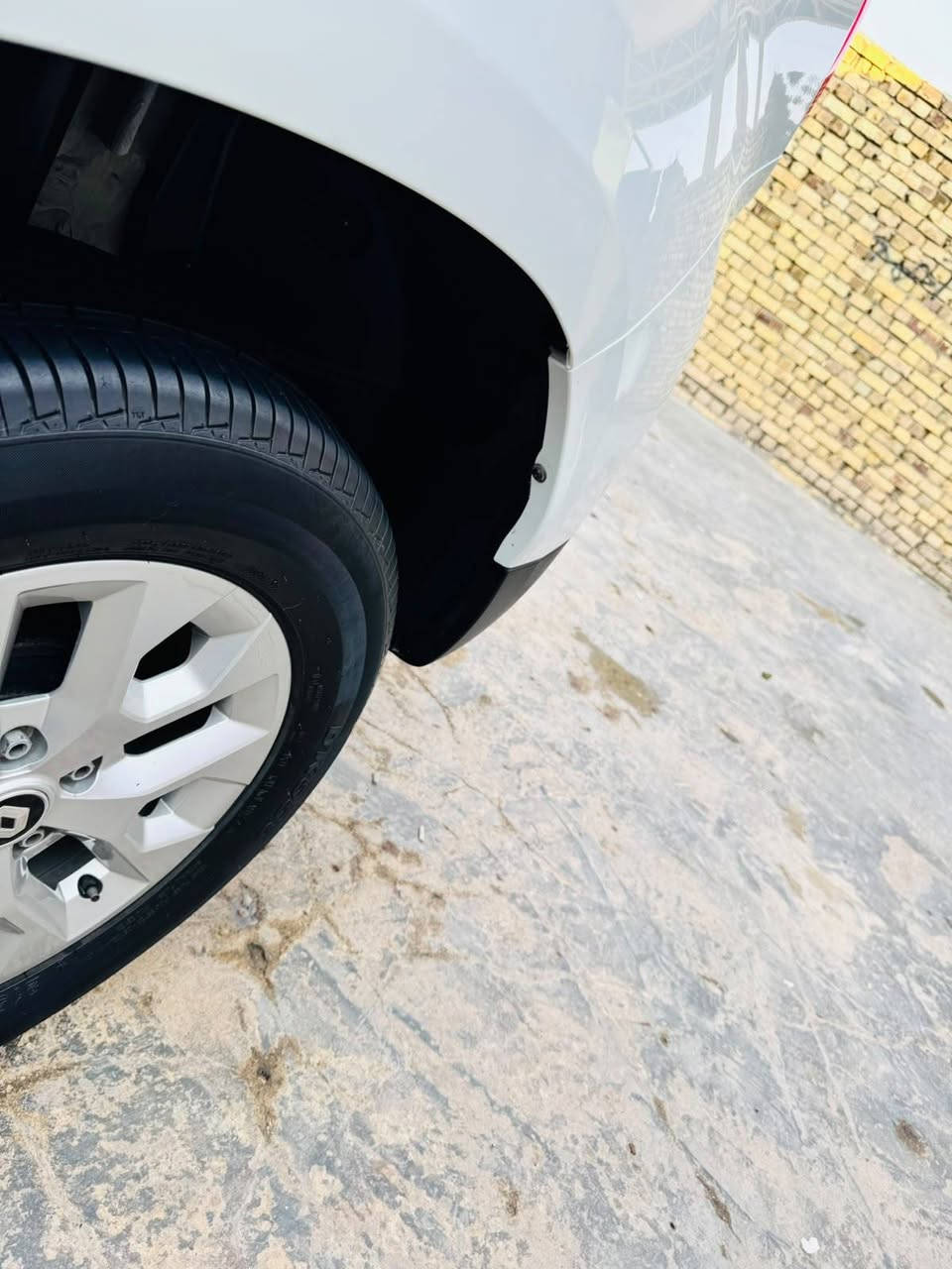 السلام عليكم رينو داستر مديل 2024
سياره كير محرك حداد تخم تاير تبريد عله وضع الشركه 

قصاد وكاله عامه استقطاع مباشر رقم بصره 

ماشيه 40 الف فول بصمه قطعتين تبريد شاشه جبيره كامره حساس امامي خلفي السعر 110 وبيه مجال مكاني بصره الشراي الاتصال ***********
