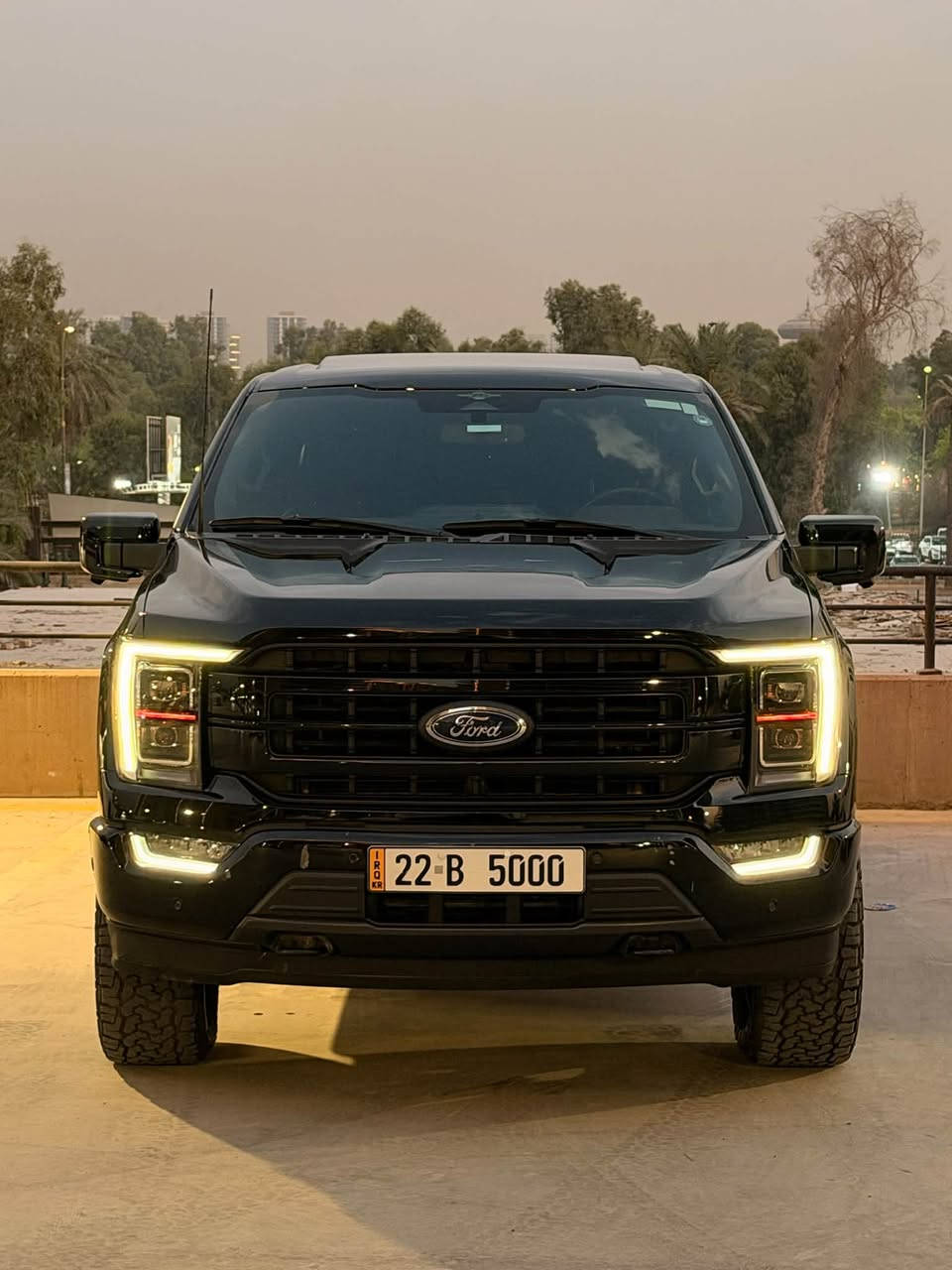 فــــورد F150 لاریـــات و هـــایبرید / استيراد خاص VIP
موديل / ٢٠٢٣ - بودي طويل
ماشية / ٤٥ مايل فقط 
ســـعر / ٣٧٥ 💲 
لـــون / اســـود + مغلف ppf البجم 
🔹 مكينة / ⚡️ Hybrid +  3.5 Twin Turbo
🔷 مـــواصـــفــات / بــانــوراما - هــایبــرد - شــــاشـــة ذكية كبيرة - شــاشـــة عداد اليكتروني - حـــســاسات امامي و خلفي و جانبي - داخل افخم نوعية جلد لونين - تايرات و ويل حجم بلادي عملاق - انارات اضافية داخل بودي و جوانب سيارة - شاشة عربية - دواســـات کــهربائــیـــة - رادارات امامي و خلفي - سماعات بالكشن و سقف - بانوراما كبيرة - منافذ كهرباء ٣٠ امبير - تشغيل عن بعد - مكينة ٣,٥ توين تيربو هايبريد - مضلل بالكامل - لايتات عدسة و زينون متحركة - هواية مواصفات اخرى ……. الخ 
 🔹الضرر و رقم شاصي / 1FTFW1ED0PFB45556
الحادث / تبديل بابين باادي نفس اللون + pdr شبر بالبودي + تصليح سيارة من دبي كلها بيدي و اني كصيت سيارة من امريكا . 
رقم / اربيل + موافقة تضليل 
موبايل 📲 :  ***********
موبايل 📲: ***********
