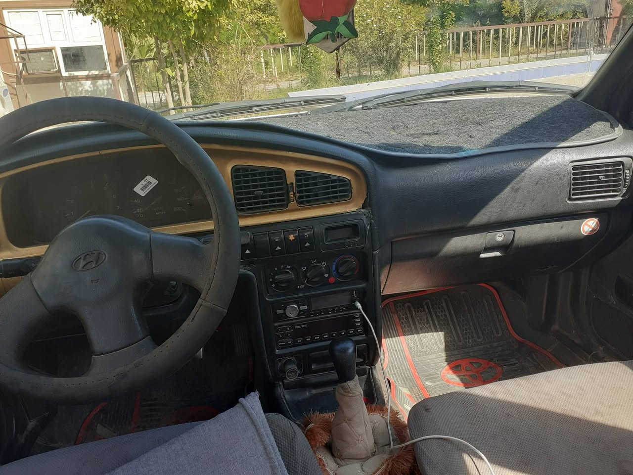 النترا دمعه موديل 1993 للبيع سيارة نظيفه محرك .كير صدر شرط السعر 35 وبيها مجال الشراي يتصل ***********
