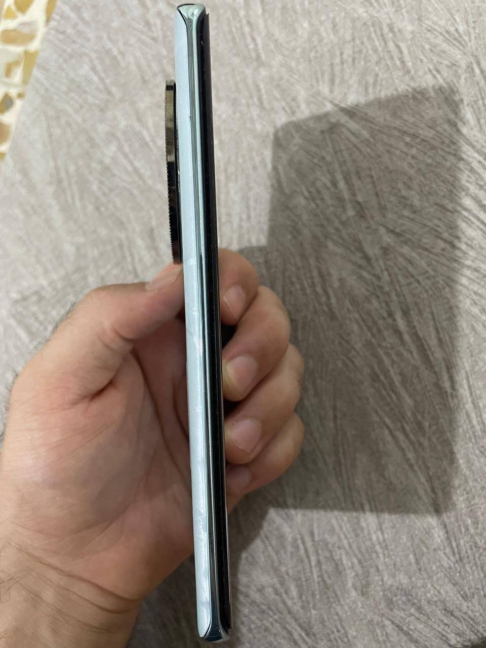 سلام عليكم
جهاز هونر X9c مع شاحنه وكارتونه رام 12 
ذاكرة 256 سعر 350 بي مجال حك الجيه 
رقم واتساب ***********
