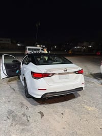 للبيع نيسان سنترا 22  تو كلر فئه SR   رادر امامي   رادار خلفي   توقف ذ...