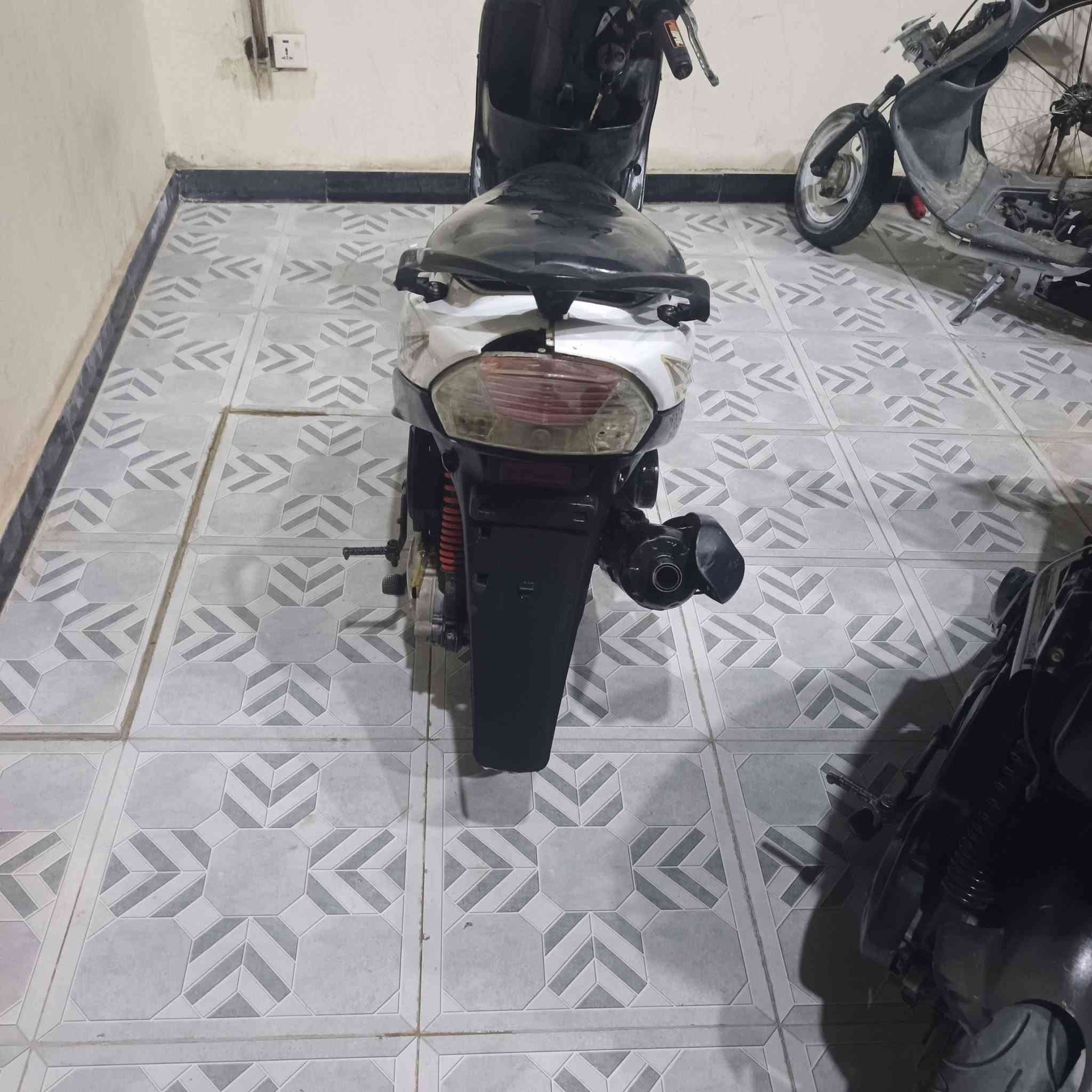 ماكس عدله مفتوحة بوش 49 درجة خير من الله
سلف والهندر يحتاجله هلال سعر 350او بيه مجال كلش بسيط 

ملاحظة درجه يحتجلها اضويه مكاني صويره حي الاسرى 

***********
