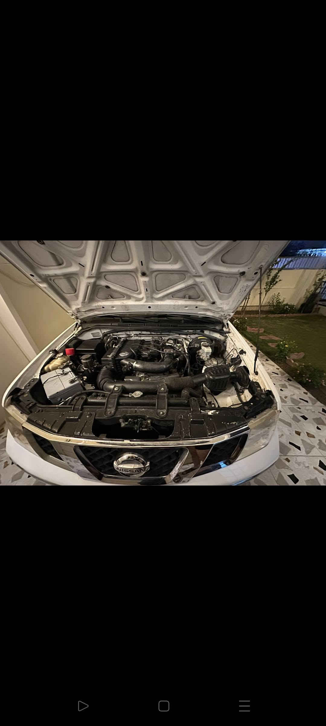 🚘 **للبيع نيسان نيفارا موديل 2009**

📍 **الموقع: كركوك**
🔢 **رقم أربيل**
📅 **سنوية جديدة**
⚙️ **كير عادي**
⛽ **محرك ديزل مفتوح**
🎨 **اللون أبيض**
❄️ **مكيف**
📺 **شاشة**
🪑 **فرش جلد مرتب**

🔧 **الضرر قطعتين فقط:**
• البونيد
• الجاملغ

💰 **السعر: 85 ورقة**
📞 ***************

✅ السيارة مرتبة من الداخل والخارج.
