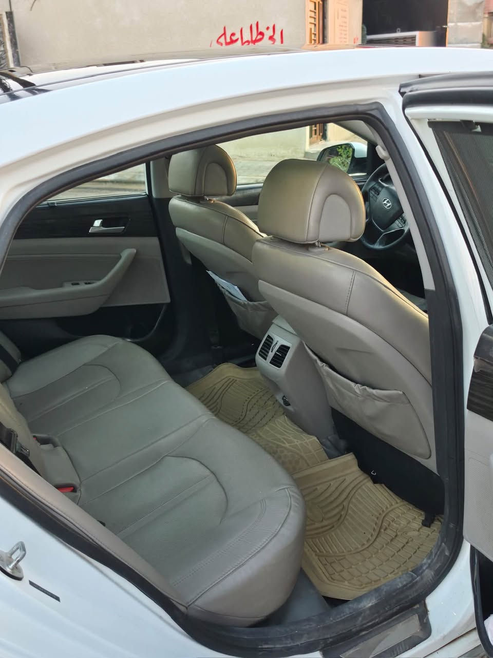 السلام عليكم
سوناتا 2015vip فول مواصفات لمتدد رقم بغداد حادث سطحي جاملغ وبنيد بدون دواخل 
مواصفات السيارة
بصمه 
بنرامه 
كشن جلد+كهرباء+تبريد+تدفئه+خرن ميموري
رادار امامي خلفي جانبي
مري قلاب مع البك
بردات خلفية
سايد بريك بصمة
لايت زنون + بك لايت لد
مكينه 2400 المرغوب 
بعد بيها هواي مواصفات
متواجد كربلاء ومسيب 
السعر خاص 
رقمي ***********

نص مكتوب في الصور:
- محتوى تم إنشاؤه باستخدام الذكاء الاصطناعي