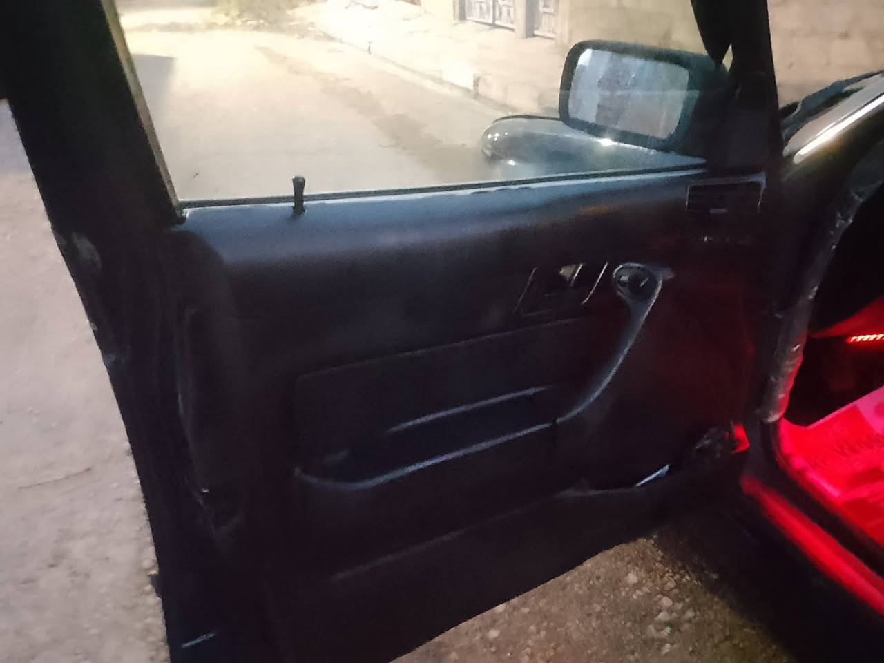 سلام عليكم 
من رخصت الادمن 
BMW1994
525 أصل فصل بليته وسنويه ومكينه 
سياره فول 
كير اوتو
سلايت طكتين 
دبل يربك
بجم عريض
مكينه شرط
كير شرط
ABSشغال
كشنات جلد M
داخل اسود 
تبريد شرط 
لايت صوار زنون
كل كهربائية السياره شرط
صدر امامي خلفي 80 بل٪
كاردن كوبلن شيال كاردن شرط
مري صقر
4 جامعات كهرب 
نضام مركزي الصقر يصعد من حاله بس تقفل
دعاميات M 
تفاصيل اكثر خابر او راسل وتدلل
السعر 57 وبيها مجال
مستعجل عل بيع والله ما سعرها
***********
***********
