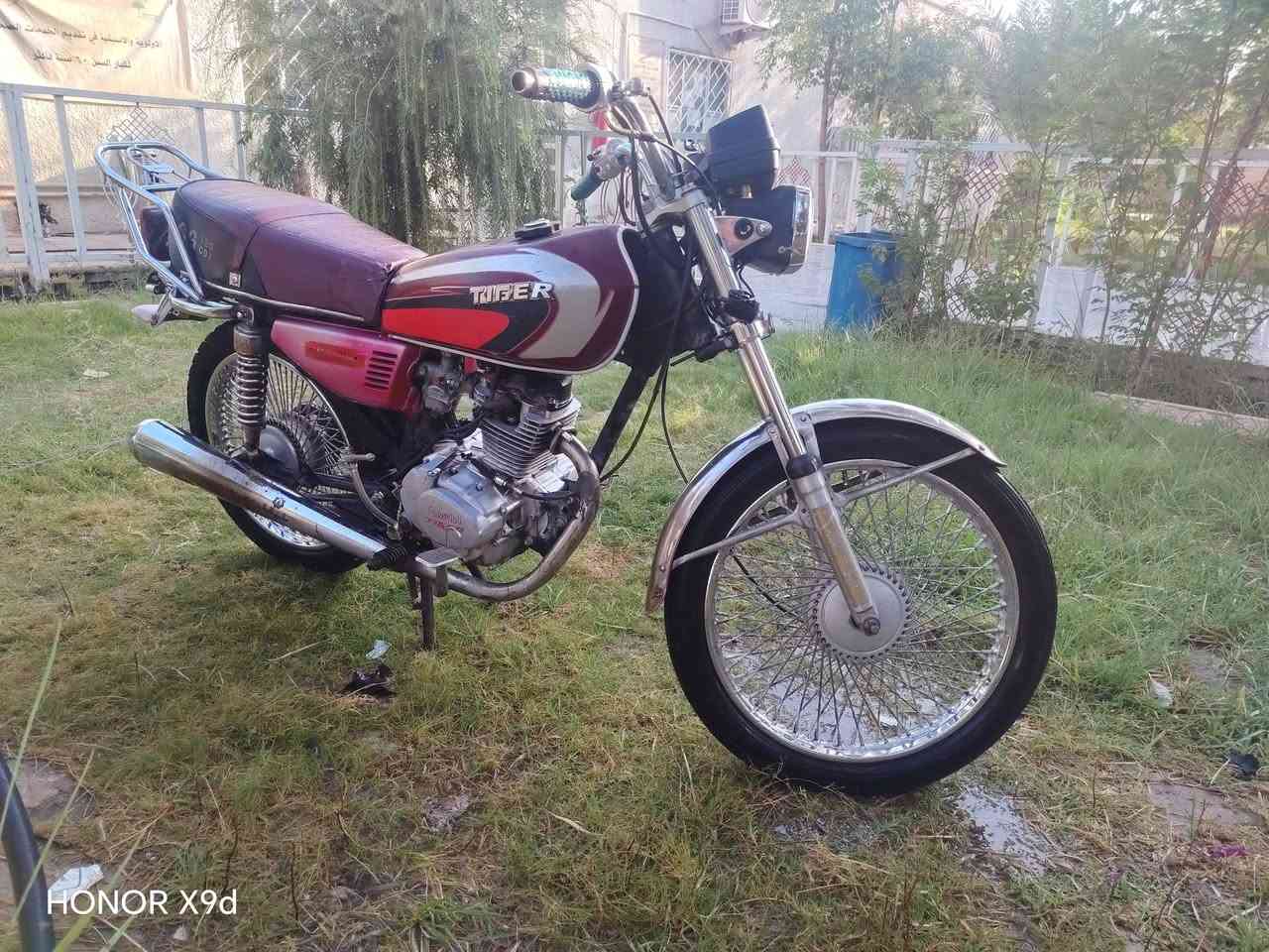 تايكر 21 دراجه نضيفه وجاهزه سعر 350 وبيها مجال مكاني بلدروز رقم ***********

نص مكتوب في الصور:
- HONOR X9d