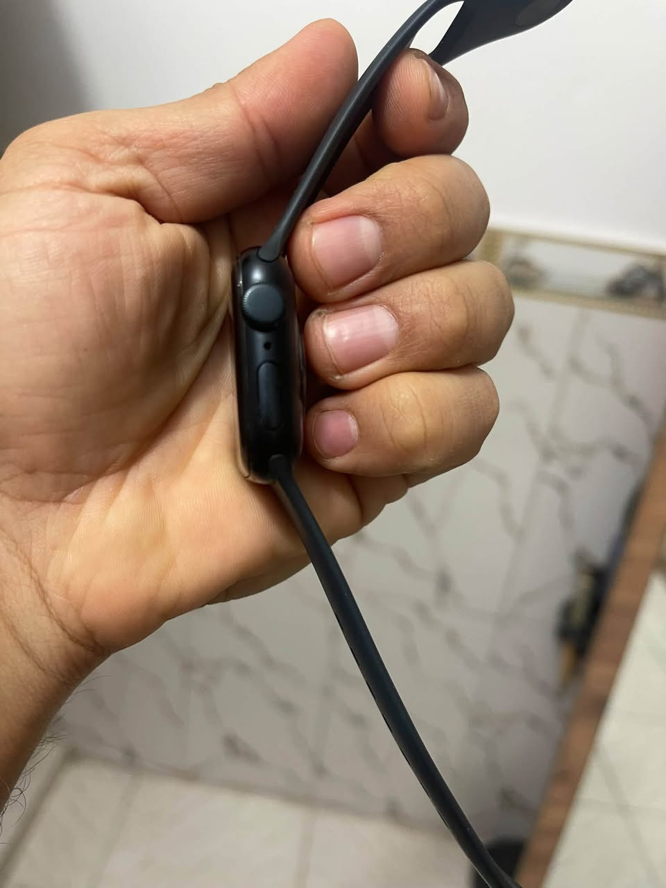 ساعه ابل SE جيل ثاني حجم ٤٠ بطاريه ٩٨ ملحقات كامله وياهه درع وسيرهه الاصلي بي وشاحنه الاصليه ساعه شخط مابيه مظمومه جانت محدثه اخر تحديث السعر ١٧٥ قفل عنواني دوره ابو دشير الاتصال على الرقم ***********
