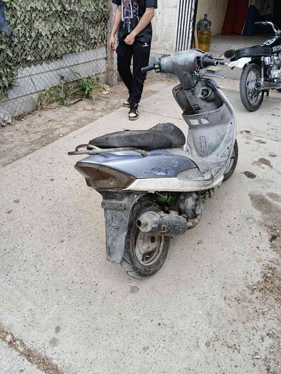 السلام عليكم ماكس منغول شغاله سلف و هندر دهن جديد كلشي ما بيها بس غسله و بنزات مال ابريك 300 وبيها مجال بصيط المكينه مكفوله تخبل الله شاهد بس يرادلها غسله و ترتيبات بصيطه اما المحرك كفاله // مكاني بغداد البياع هذا رقمي للشراي ***********
