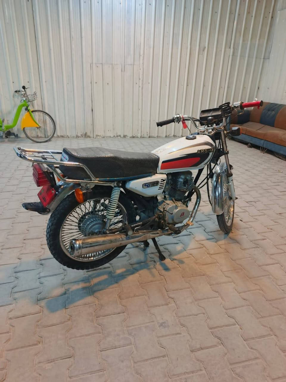 سكنر • بيه صوت • وراق