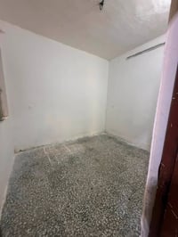 بيت الايجار غرفه نوم واستبقال ومطبخ يجار 300 ابو دشير شارع الضغط بشارع...