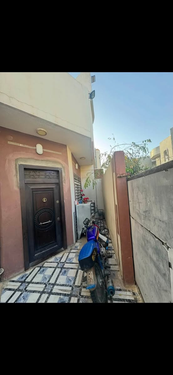 سلام عليكم بيت للبيع زراعي

بيه غرفتين نوم و استقبال و مطبخ و حوش بيتونه 

مساحه 100م واجه 7 ونص 

خدمات كامل ماي كهرباء شارع تبليط

سعر بيت 82قفله 

عنوان  كركوك  خلف تجاري حي واسطي قرب دائراء المعوقين 

ال شراي  يتصل ***********
