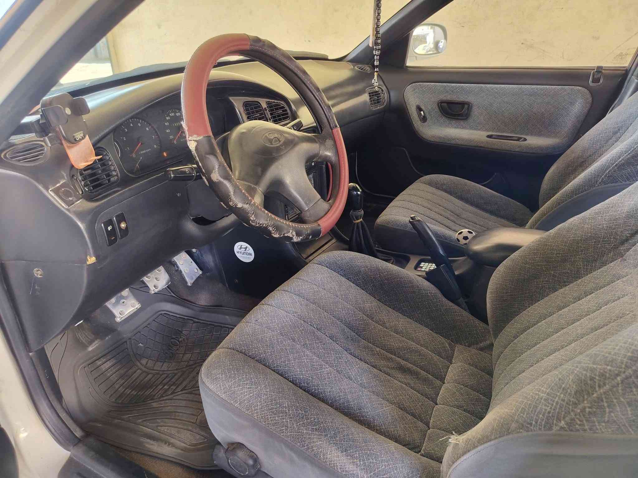 سلام عليكم سونتا 2 للبيع موديل 95 رقم بغداد انكليزي  بيهه صبغ مكانات محرك حاويه جديد كير جديد تبريد ثلج تدفئه شغاله صدر امامي خلفي سياره جاهزه وخير من الله كلشي على البلاد بدون ضربه او تعديل جاهزه السعر 48  بيهه مجال اتصال على الرقم او واتساب ***********
