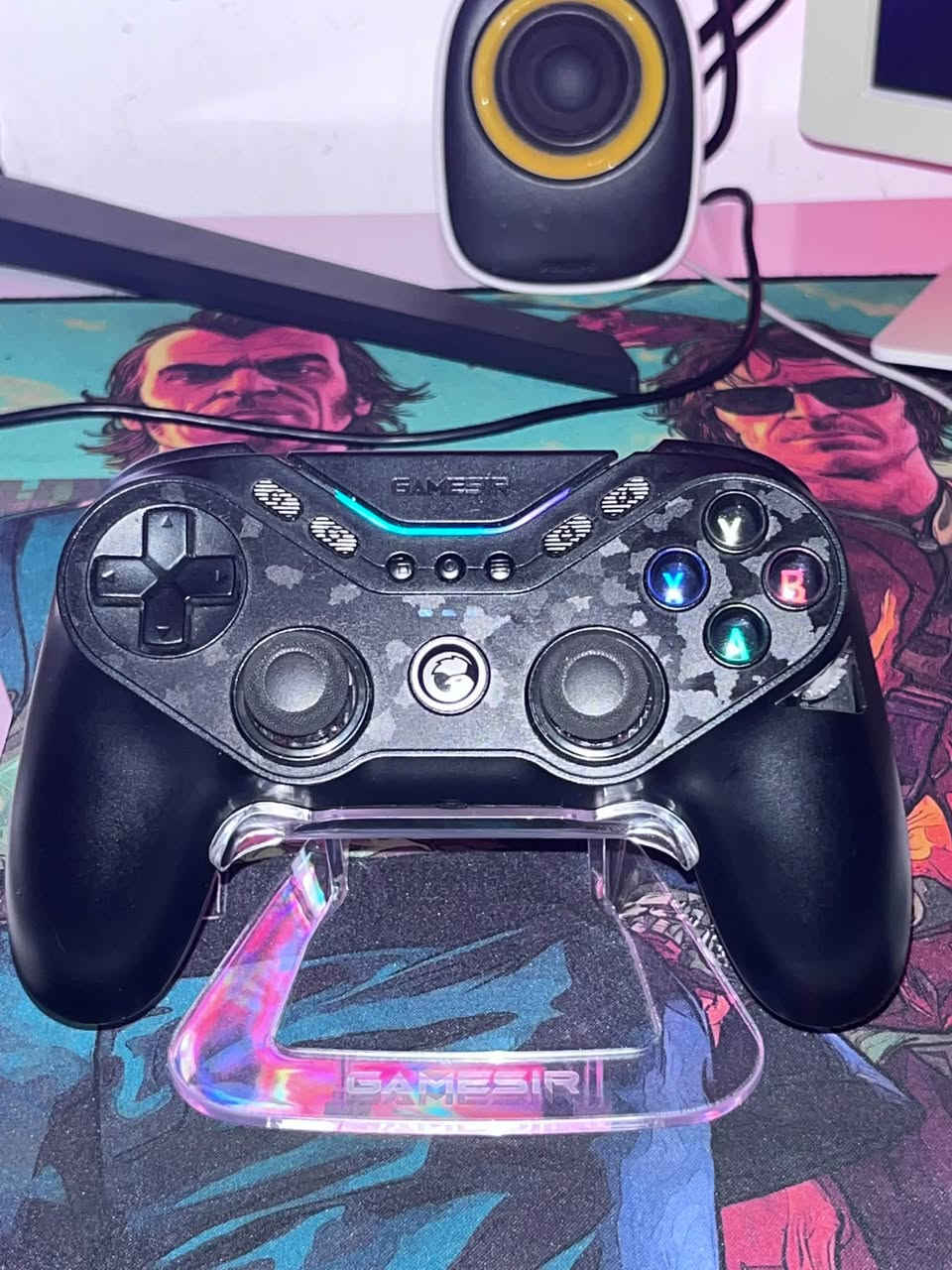 السلام عليكم
GameSir T3 Pro

• اتصال: Bluetooth / 2.4G / USB-C
• متوافقة مع: PC / Switch / Android / iOS
• أزرار خلفية قابلة للبرمجة
• عصي TMR مضادة للـStick Drift
• Triggers بتقنية Hall Effect
• Gyroscope 6-Axis
• RGB Lighting
• اهتزاز مزدوج
• Polling Rate حتى 1000Hz بالسلك
• بطارية 1200mAh
• دعم الماكرو والـTurbo
• برنامج GameSir للتخصيص والتحكم
🎯 مناسبة للـPC والألعاب التنافسية والـFPS والسباقات
سعرها 50 الف
