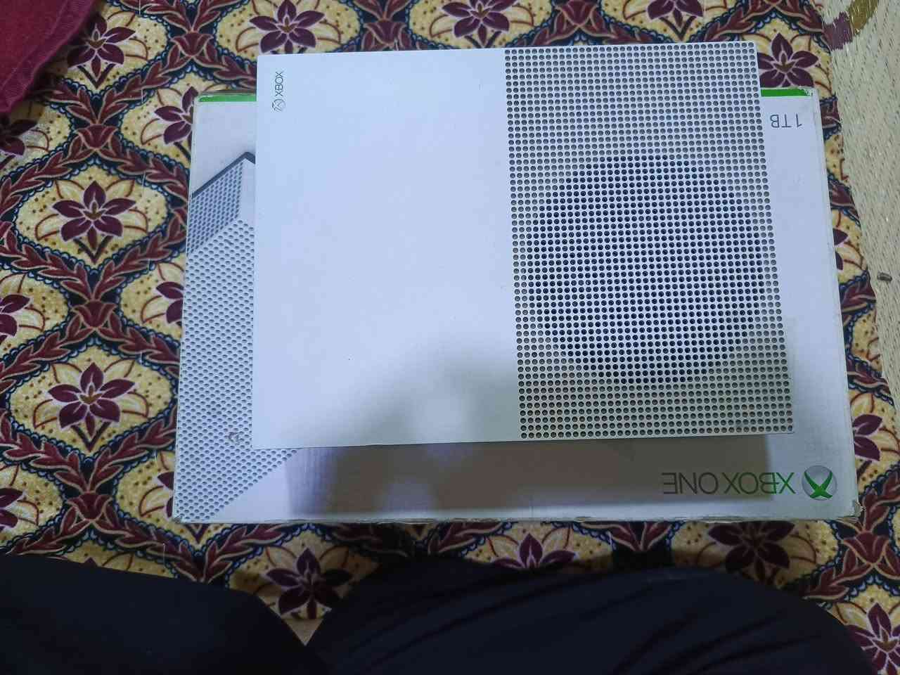 السلام عليكم
xbox one s للبيع 
وياه كامل ملحقاتة من وايرات ويدة 
واربع اقراص العاب 
Gta 5    metro redux.  Ghost recon.    
forza horizon 4
وبية 6 العاب داخلية 
فورزا هورايزون 5
رزدنت ايفل 2
minecraft 
call of duty 6
fortnite 
rocket league 
الجهاز لوك ستيكر 
مساحتة 1 تيرا 
يدعم 4k وال Hdmi
مكاني نجف ماعندي توصيل 
السعر 215 قفل وي الالعاب 
***********
