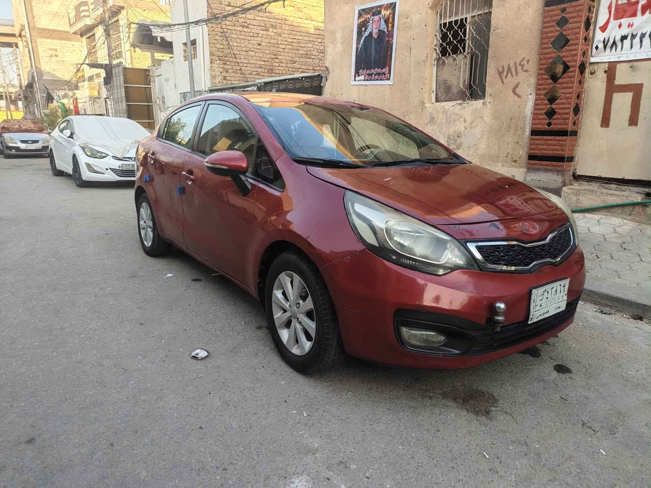 السلام عليكم ريو موديل 13 بيهة طخات ومعمرة حلوة السيارة جاردة القمارة وصفحة رقم بغداد راعيهة يمي 
منضومة تبريد جديدة سيارة ثلاجة سيارة جاهزة وحلوة ومناسبة بيع سريع ب 70 وبيهة مجال بصيط المكان النجف *********** اتصل
