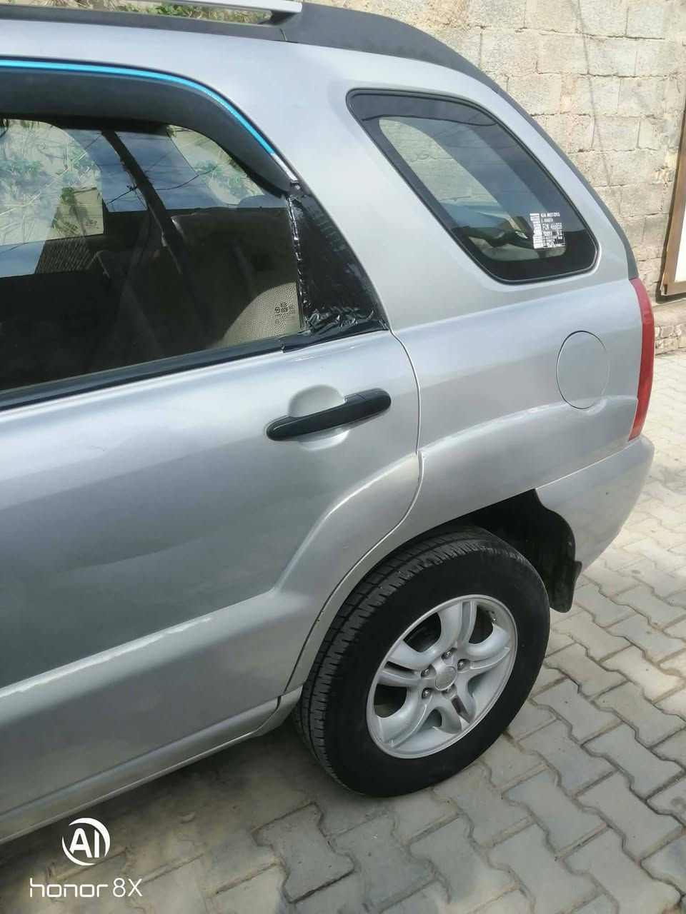 السلام عليكم
سبورتج 2008 رقم بابل  باسمي 
السيارة وارد خليجي محرك 2000 بيه ضربه بالجاملغ الخلفي الأيمن وصبغ حسب ماموضح بالسونار 
مكينة كير جيد جداً 
تبريد شغال خير من الله 
الحدادية بحالة جيده 
السعر خاص 
مكاني / واسط 
تلفون
***********
***********
