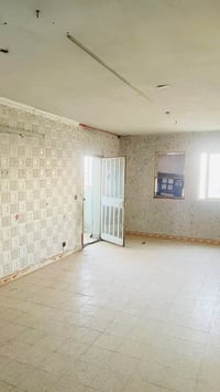 قرب مدرسة عمر المختار • طابق ثالث • ٢ غرف