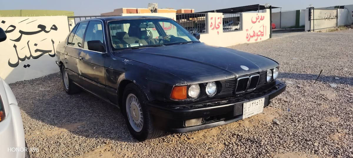 السلام عليكم السعر ٢٥ حجم ٧٣٥ كير محرك شرط الفحص والباقي كدام  العين  شرط والكاله والتحويل رقم انبار سنويه نافذه بل ٢٤   مكانه صلاح الدين قظاء الشرقاط ***********
