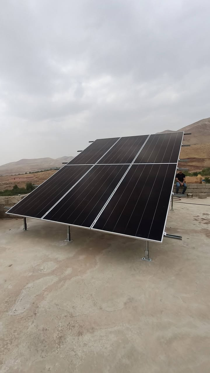 💪🔥باشترین کوالێتی گونجاوترین نرخ🥇🔥
⚡⚡سیستەمی ووزەی خۆر⚡⚡ 

 تا  12 ئەمپێری ڕۆژ و 4 ئەمپێری شەو بۆ ماوەی 7 کاتژمێر تێکەڵکردنی لەگەڵ کارەبایی نیشتیمانی  و توانای گەڕانەوەی کارەبای زیادەی هەیە بۆ ناو تۆڕی گشتی لە گوندی بەردەبەل

 ئەم سیستەمە پێک هاتووە لە:

🎯 6 پانێڵی 665 وات براندی Aiko    بەزەمانی 10ساڵ

🎯 1 انڤێرتەری 5 کیلۆوات  بەزەمانی 1ساڵ

🎯  1 باتری لیسیۆم 7.5 کیلۆوات   بە زەمانی 3ساڵ

🎯قائیدەی بەستنی پانێڵ

🎯بۆردی پارێزەری سیستەمەکە

🎯 بەستنی سیستەم بەشێوەی ئەندازیاری 

💪👍بۆزانیاری زیاتر و نرخی سیستەمەکە پەیوەندیمان پێوە بکەن
*********** 📠
***********

