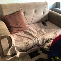 تخم • صوفا • نضيف