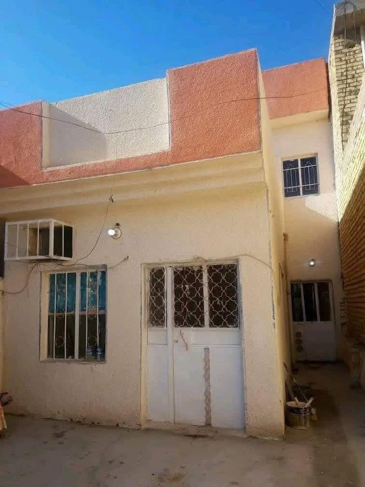 السلام عليكم👋
بيت للبيع طابو ملك صرف🏠🥰
مساحة ١٠٠ متر قاط ونص يحتوي الطابق الاول
على صاله وهول ومطبخ وغرفة نوم وحمامات ٢
داخلي وخارجي والطابق الثاني غرفة نوم مع هول وسطح عدد ٢ الموقع حسينية الراشدية منطقة الخدمات قرب المستشفى التركي منطقة ال ١٦
البيت يصلح للاستثمار جان مأجر ب ٢٥٠ قبل 
التبليط ملاحظة البيت باسمي مو دلال😇
للاستفسار الاتصال على الرقم⬇️⬇️
واتساب-(***********)
