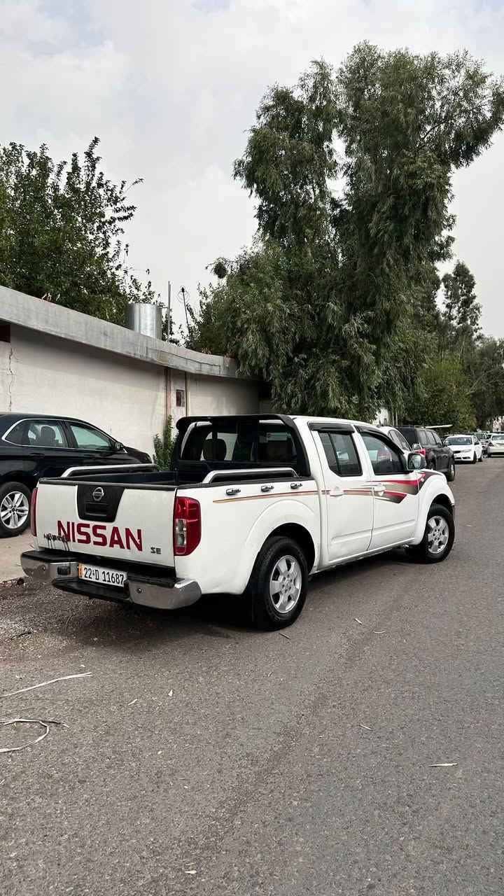 نيسان نفاره • ٢٠١٢ • بدون صبغ