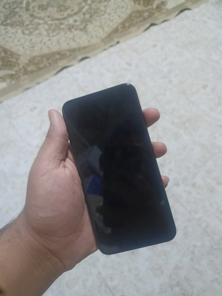 السلام عليكم 
أيفون xsmax 
ذاكرة64
مبدل فقط بطارية 
السعر١٩٠
العنوان:كربلاء الحر
للتواصل:***********

