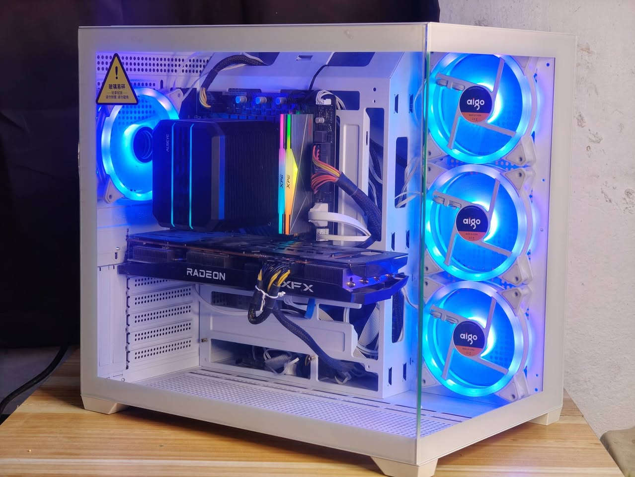 🌟 تجميعة قوية لدقة الـ 2K مع ضمان حقيقي 🌟
💠 GPU: RX 6700XT 12G XFX x3FAN
كرت ممتاز لشتغيل دقة الـ2K بفريمات عالية مع 12GB vram وحرارة جدا ممتازة 
💠 CPU: i5 12400f (6C/12th Gen)
اداء قوي بالالعاب⚡
💠 Cooler: ALSEYE Air Cooler
💠 M.B: ASROCK H610M HVS M.2
💠 RAM: XPG 16GB (8x2) DDR4 3200MHz
💠 SSD: Leaxer 256GB + HDD 1000GB
💠 PSU: Thermaltake 700W 80PLUS
💠 Case: Glass White + 5 مراوح ARGB مع ريموت (جديد)
✔️ شكل مرتب و نظافة عالية جداً 
✔️ اداء ثابت ومثالي للالعاب والبرامج القوية تعمل على 2K، وتشغل 4K بإعدادات متوسطة حسب اللعبة
✔️ ضمان أسبوع حقيقي بشرط تربطها على UPS

السعر مليون و 145 الف دينار (1,145,000)  
(كيس فقط بدون ملحقات)

🖱️⌨️ متوفرة ملحقات متوفرة بسعر مناسب 

📍 بغداد - مدينة الصدر - قطاع 23
🚚 توصيل لكل العراق 🇮🇶
للتواصل *********** 📞
