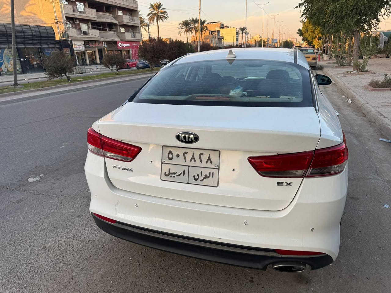 سلام عليكم
اوبتيما 2018
وارد امريكي 
EX فول عدى الفتحة
شاشة 
كامرة
بصمة 
بصمة دخول
قطعتين تبريد
مكينة 2400 
مكينة كير تبريد خير من الله 
مكان السيارة بغداد حي الخضراء
130 وبيه مجال بسيط 
صور الحادث والسونار مرفق بالصور
***********
