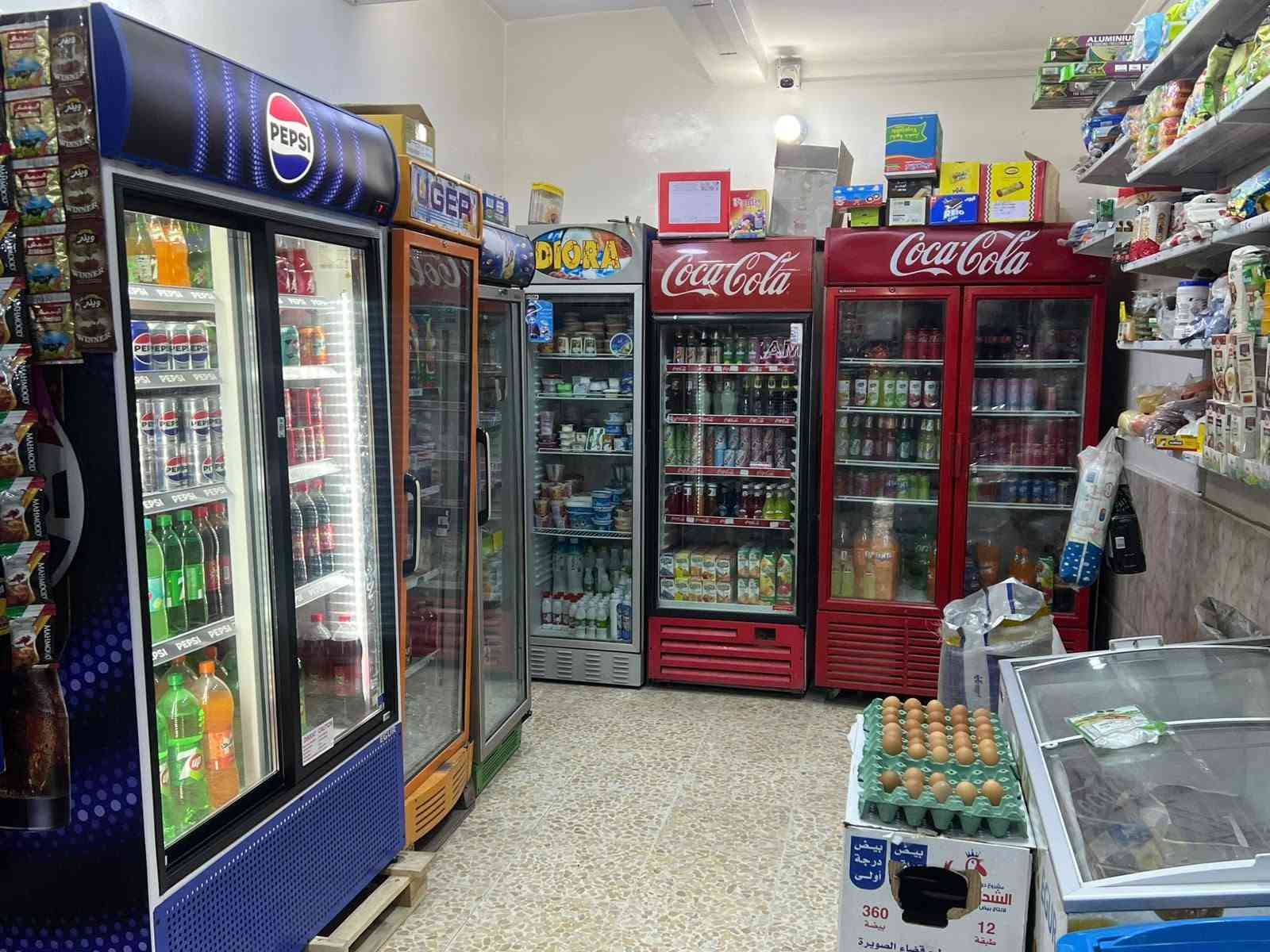 المحل للبيع لعدم التفرغ بسبب الدوام
العنوان المشتل شارع الكوسترات الرئيسي 
المحل + المخزن
المحل جاهز ومليان يحتوي على
6 عارضات عموديه 
3 عارضات مجمده
4عارضات چبس
سبلت 
مبرده جدد
منضومه كامرات + انترنيت
للاستفسار على هاذ الرقم ***********
