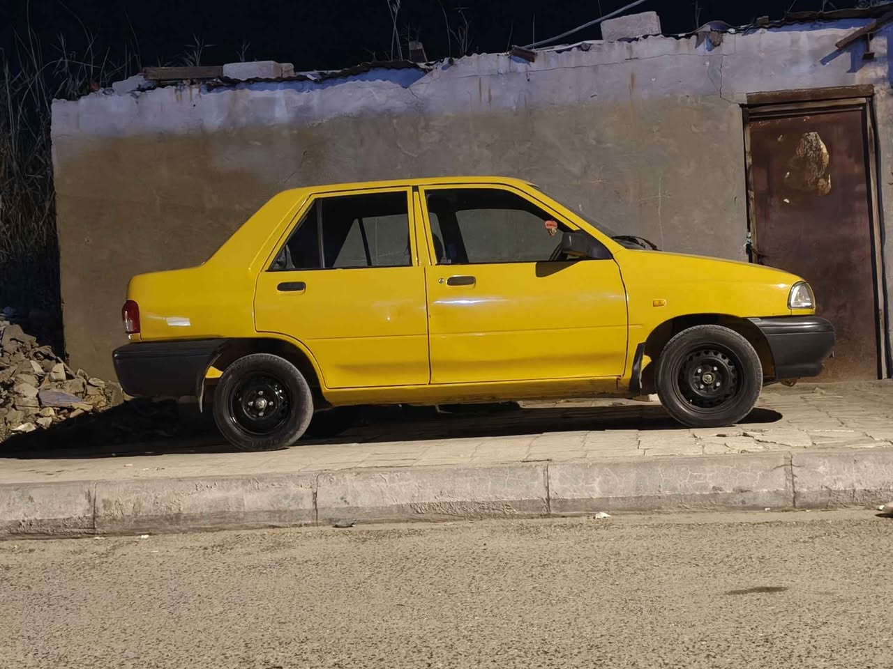 *********** البصرة, العراق

نص مكتوب في الصور:
- تعديل النص
